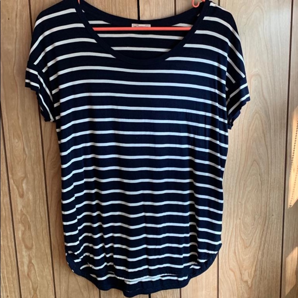 Gap tee